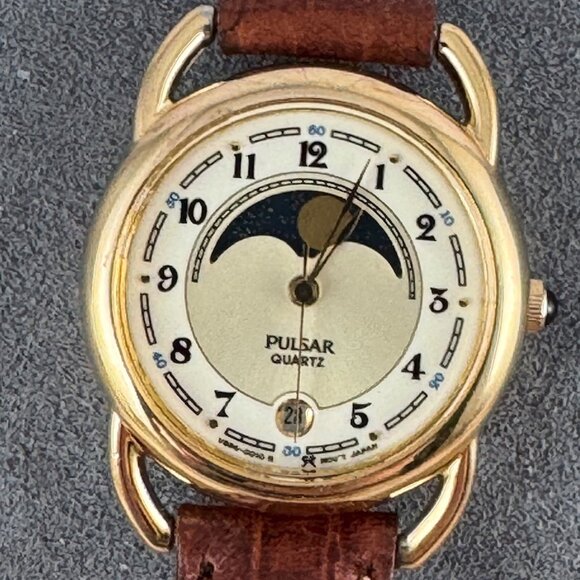 Vintage Lady's Pulsar Moon Phase Gold Tone Watch New Pulsar factory 8 inch Strap